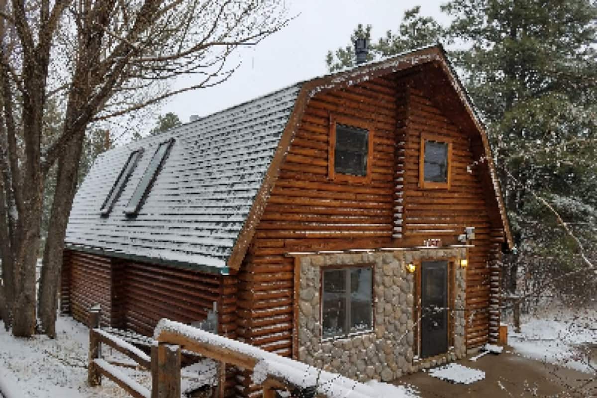 Perhemökki, kylpyhuone makuuhuoneen yhteydessä, vuoristonäköala (Black Bear Pass) | 1 makuuhuone