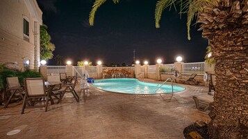 Outdoor pool, sun loungers