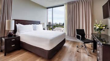 Basic Studio Suite, 1 Queen Bed | 2 bedrooms, premium bedding, down comforters, Tempur-Pedic beds