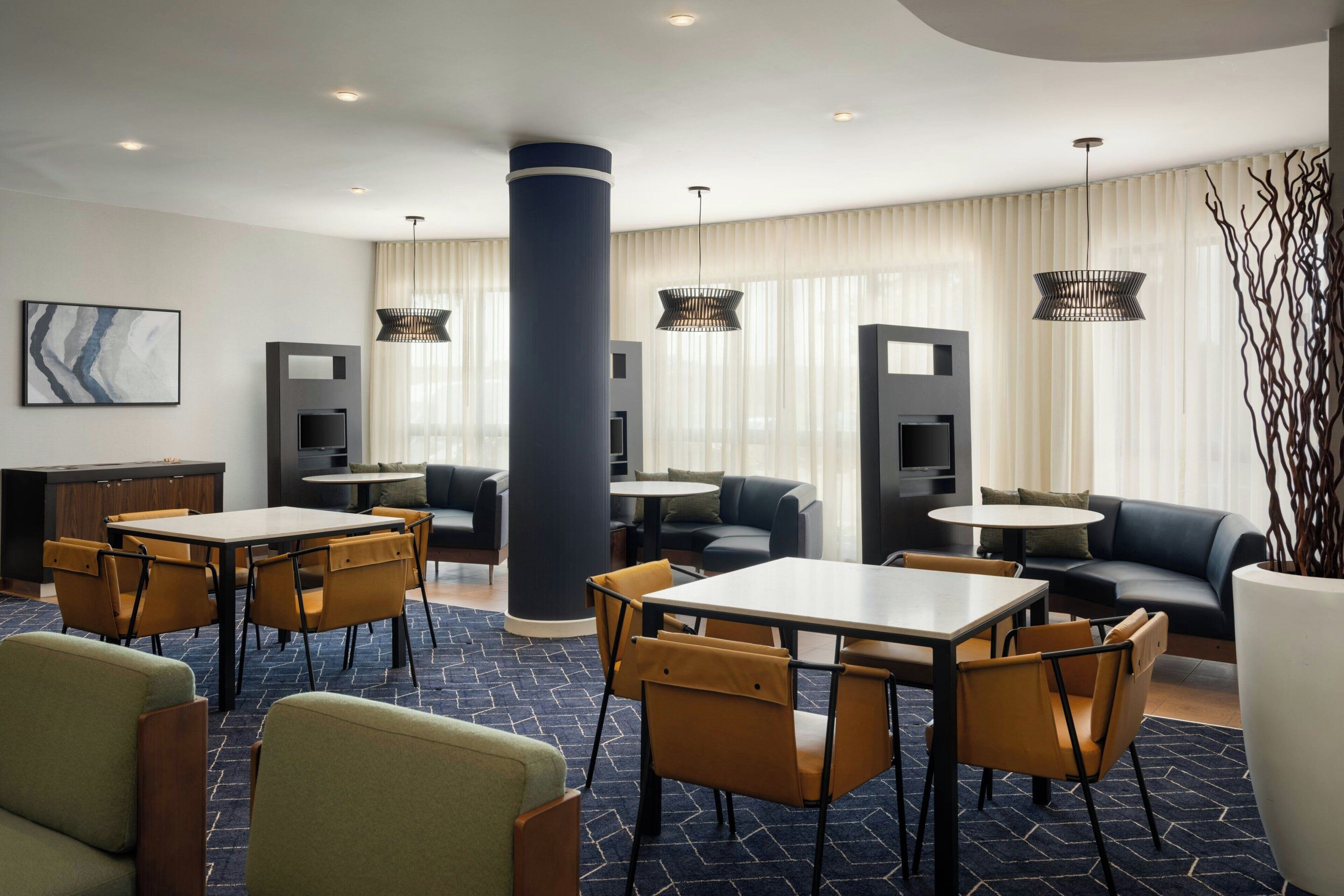 daily continental breakfast (usd 7.95 per person)