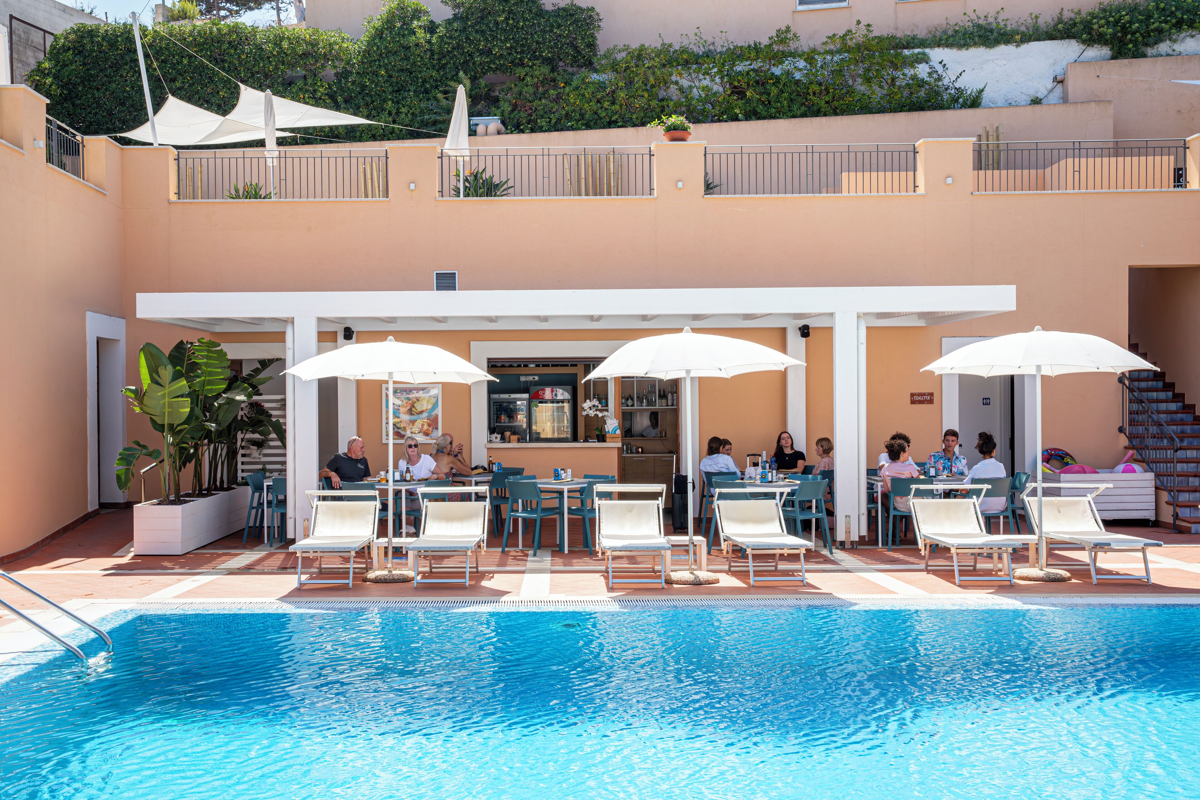 Poolside bar