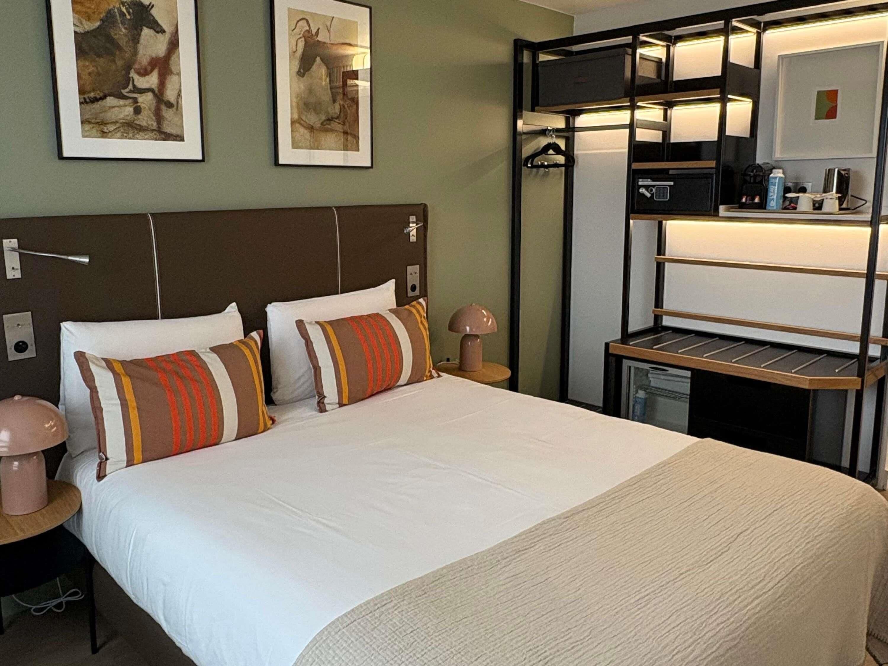 Superior Room, 1 Double Bed | In-room safe, desk, blackout drapes, soundproofing