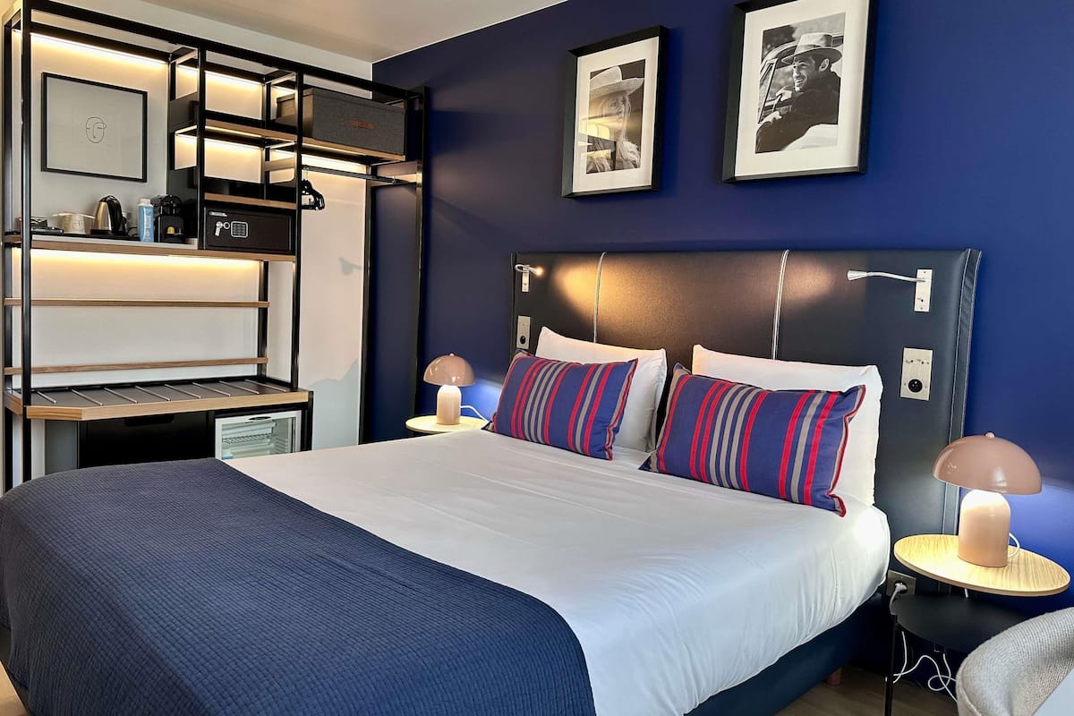 Superior Room, 1 Double Bed | In-room safe, desk, blackout drapes, soundproofing