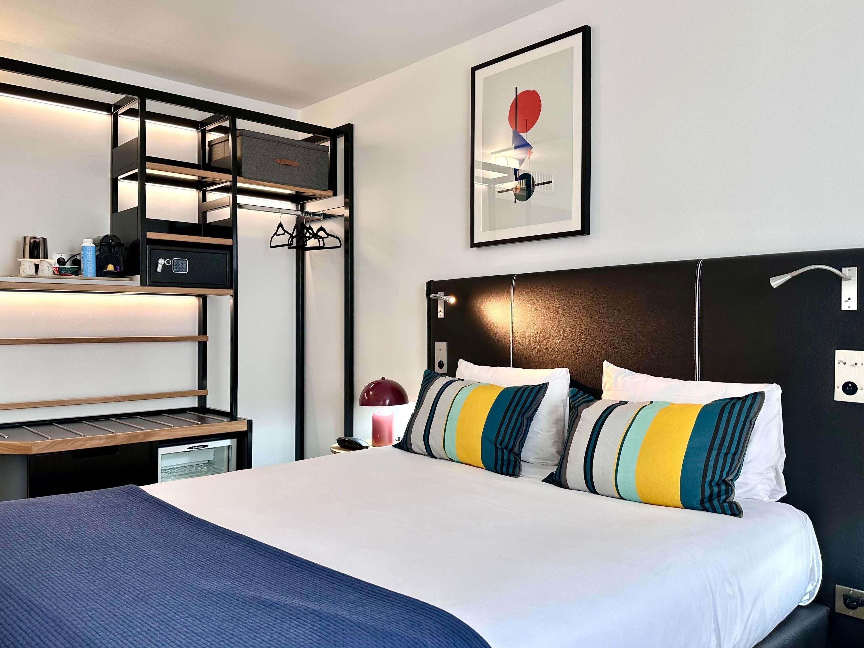 superior room, 1 double bed | in-room safe, desk, blackout curtains, soundproofing