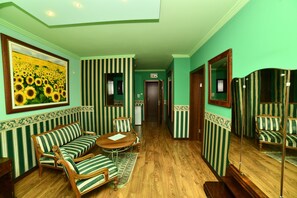 Family Apartment | Bathroom | Jetted bath, free toiletries, hair dryer, bathrobes