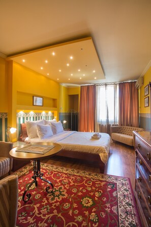 Standard Double or Twin Room | 1 bedroom, in-room safe, desk, soundproofing