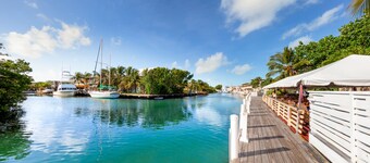 ครีกไซด์ อินน์