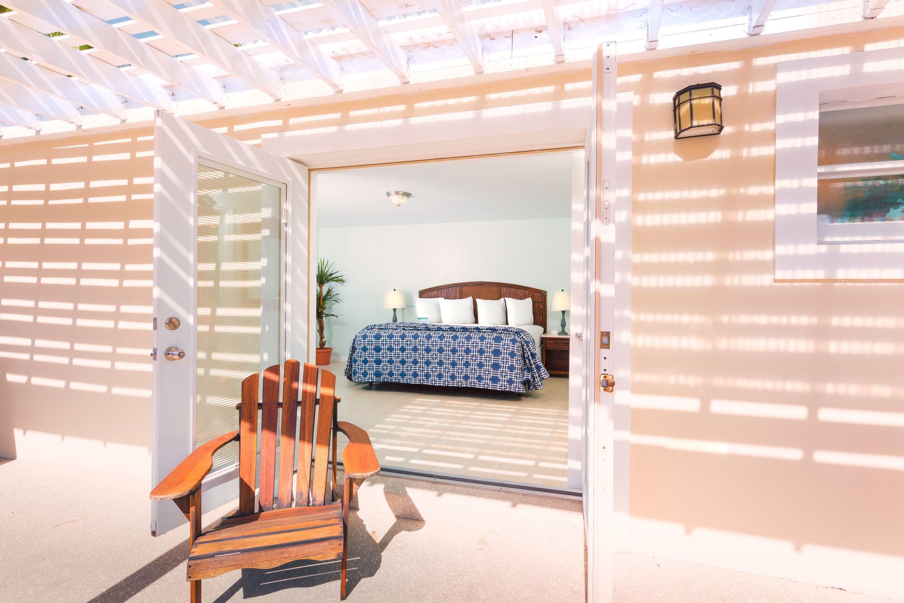 King Bed Water View | Egyptian cotton sheets, premium bedding, in-room safe, blackout curtains