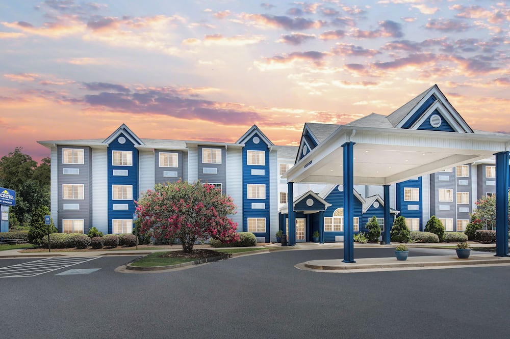 Microtel Inn and Suites by Wyndham Columbus North