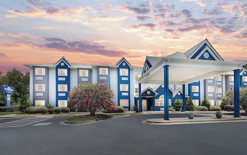 Microtel Inn and Suites by Wyndham Columbus North