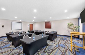 Meeting facility - Microtel Inn and Suites by Wyndham Columbus North (Columbus)