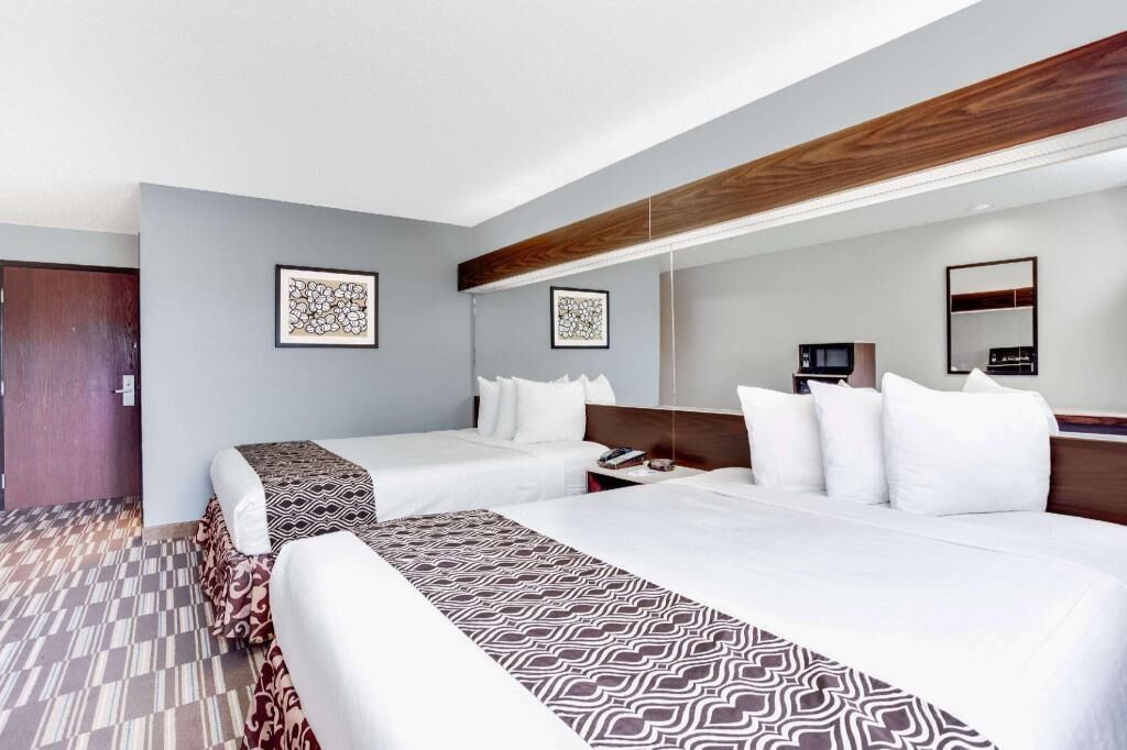 In-room safe, desk, iron/ironing board, free WiFi