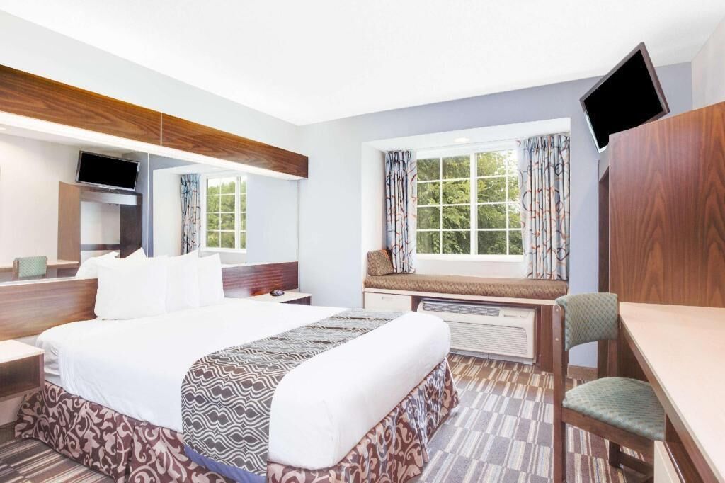 In-room safe, desk, iron/ironing board, free WiFi