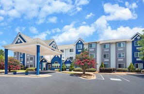 المنشأة من الخارج