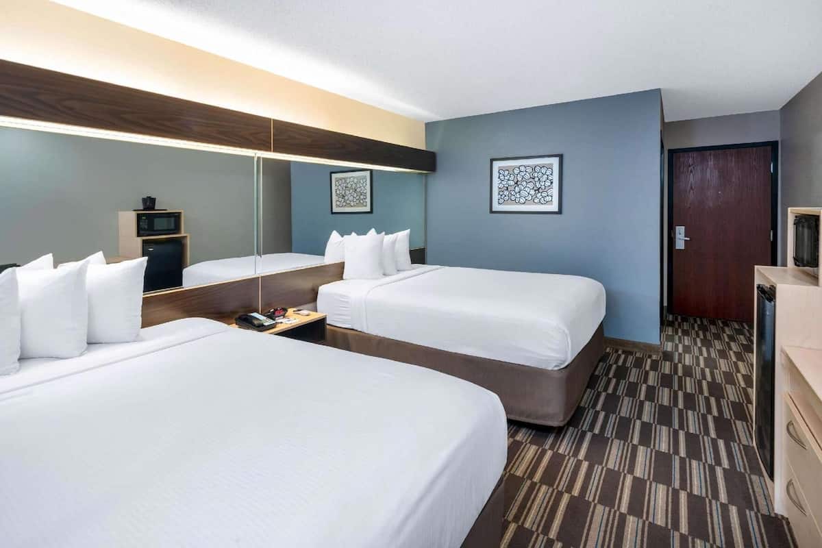 In-room safe, desk, iron/ironing board, free WiFi