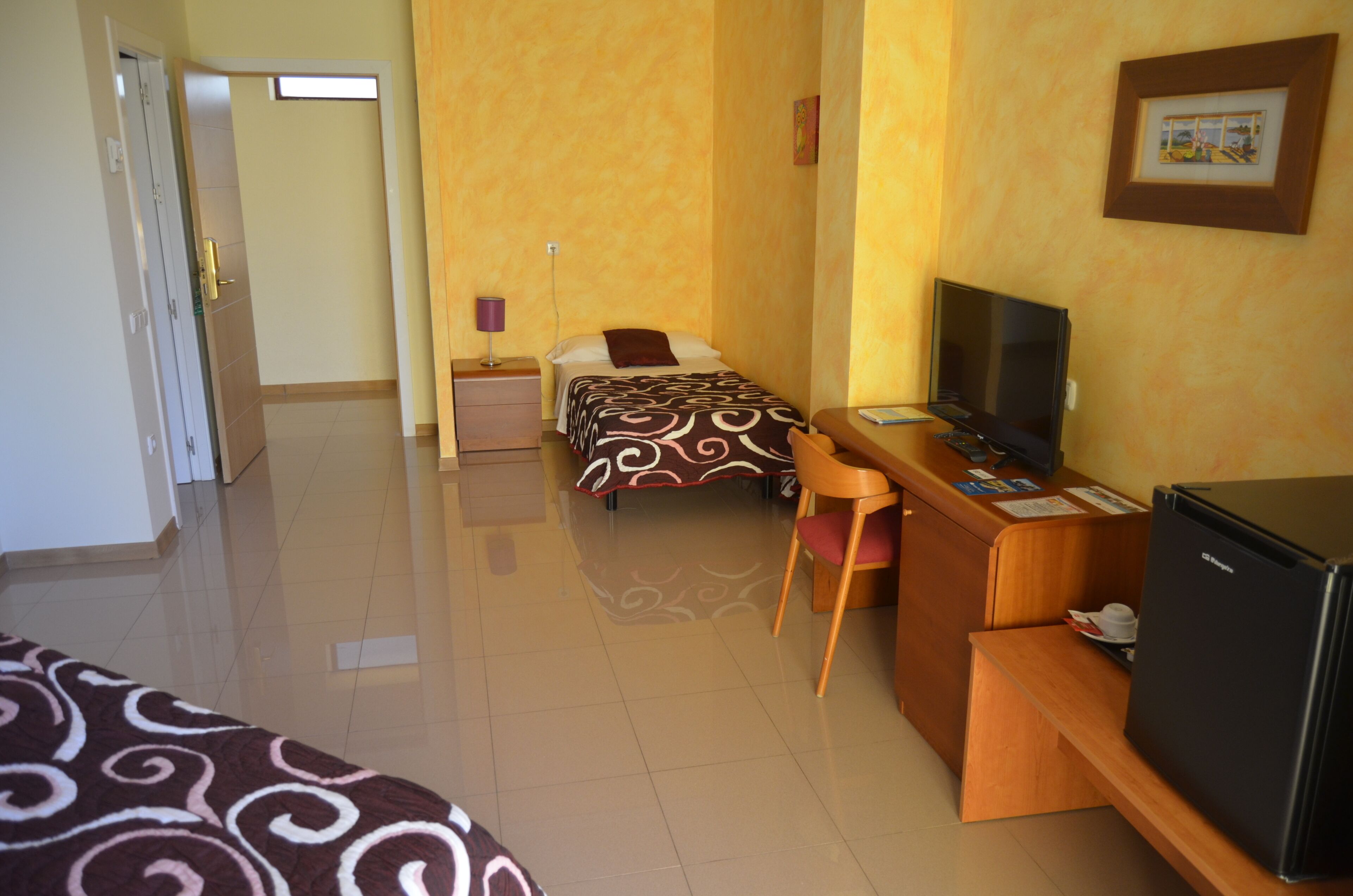 triple room (2 adults + 1 child) | blackout curtains, free wifi, bed sheets