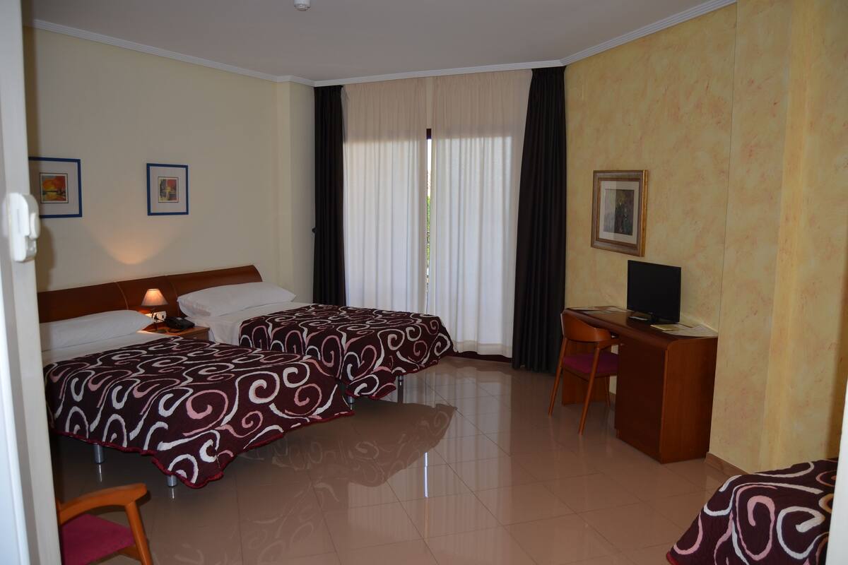 Blackout curtains, free WiFi, bed sheets