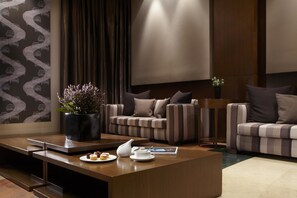 Lobby sitting area - Porto Palace Hotel (Thessaloniki)