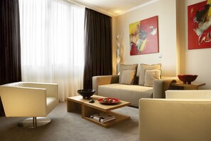 Executive-Suite | Hochwertige Bettwaren, Minibar, Zimmersafe, Schreibtisch