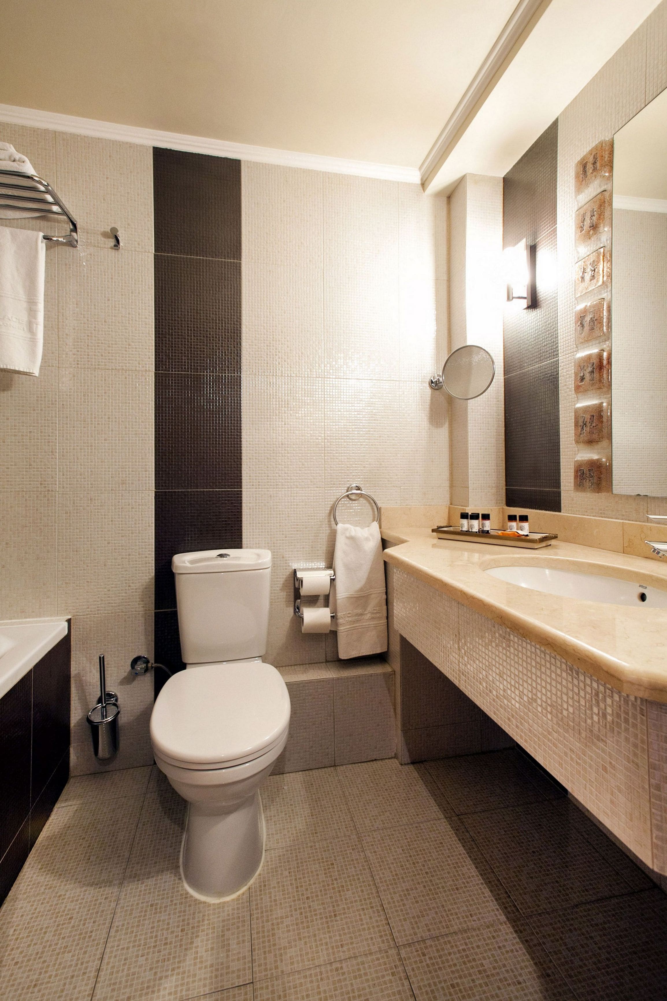 1 bedroom, premium bedding, minibar, in-room safe