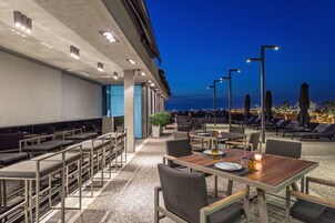 2 개의 레스토랑, 아침 식사, 점심 식사, 저녁 식사 제공(지중해 요리)