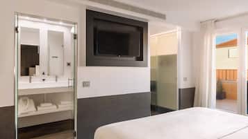 Double Room, Terrace | Premium bedding, Select Comfort beds, minibar, in-room safe