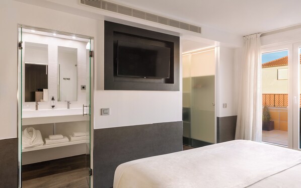 Ropa de cama de alta calidad, colchones Select Comfort y minibar 