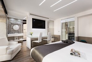 Premium bedding, Select Comfort beds, minibar, in-room safe - Hotel Francisco I (Madrid)