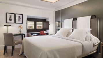 Premier Double or Twin Room | Peralatan tempat tidur premium, katil Select Comfort, bar mini