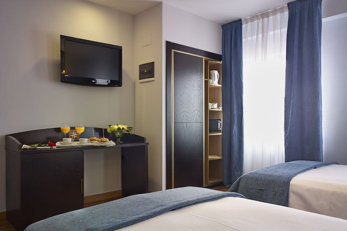 Minibar, in-room safe, desk, free WiFi