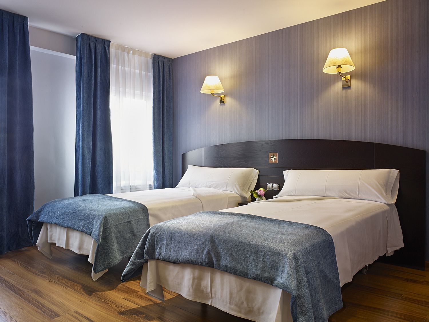 standard double room | minibar, in-room safe, desk, free wifi