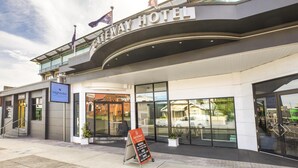 Exterior - Nightelier Devonport Gateway Hotel  (Devonport)