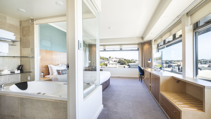 Nightelier Devonport Gateway Hotel