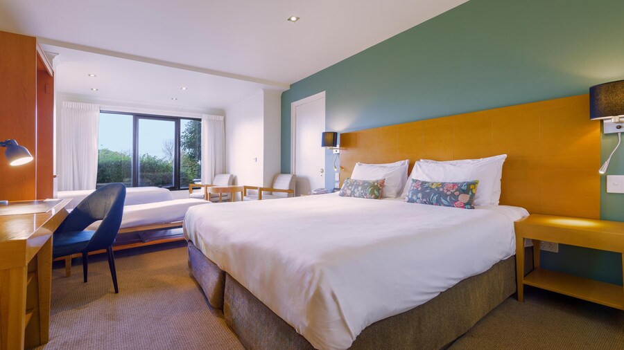 Nightelier Devonport Gateway Hotel