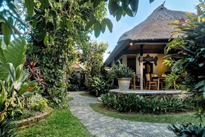 Breakfast, lunch, dinner served; international cuisine, pool views 