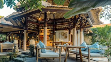Breakfast, lunch, dinner served; international cuisine, pool views