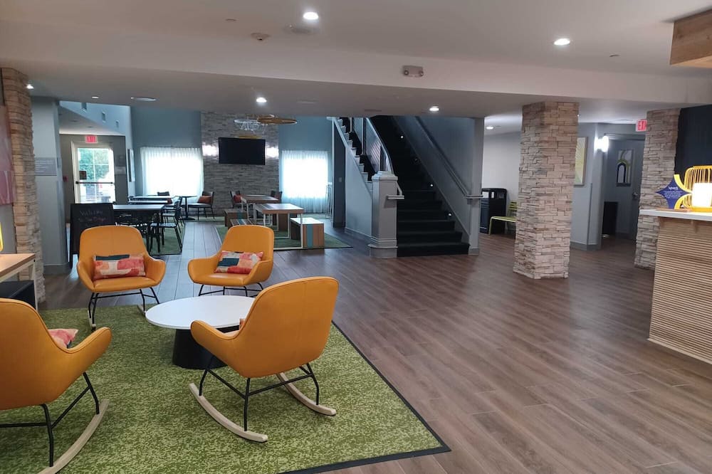Spark by Hilton Redlands