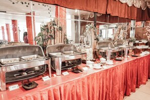Daily buffet breakfast for a fee -  Melasti Kuta Beach Hotel and Spa (Kuta)
