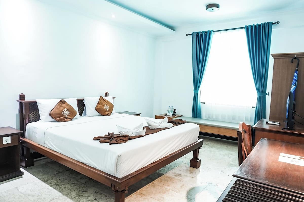 Superior Double or Twin Room | 1 bedroom, desk, soundproofing, iron/ironing board (on request)