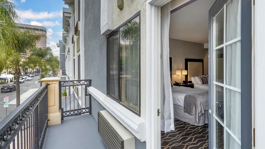 Best Western Plus Hotel At The Convention Center