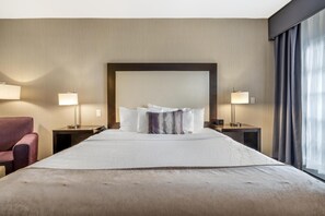 Suite, 1 King-Bett, Nichtraucher (Living Room) | Hochwertige Bettwaren, Zimmersafe, Schreibtisch