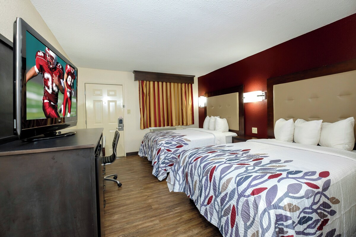 Desk, free cots/infant beds, rollaway beds, free WiFi