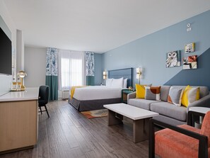 Hypo-allergenic bedding, in-room safe, desk, laptop workspace - voco Sarasota by IHG (Sarasota)