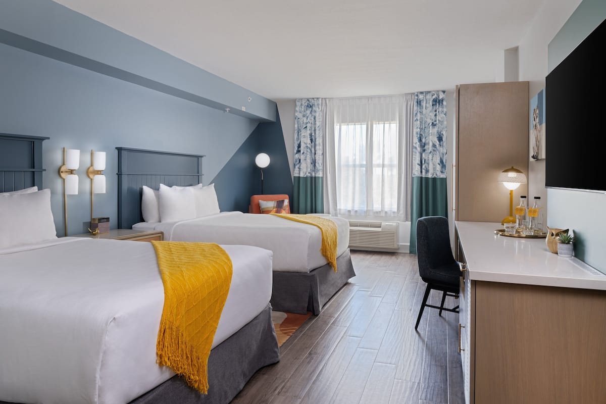 Hypo-allergenic bedding, in-room safe, desk, laptop workspace