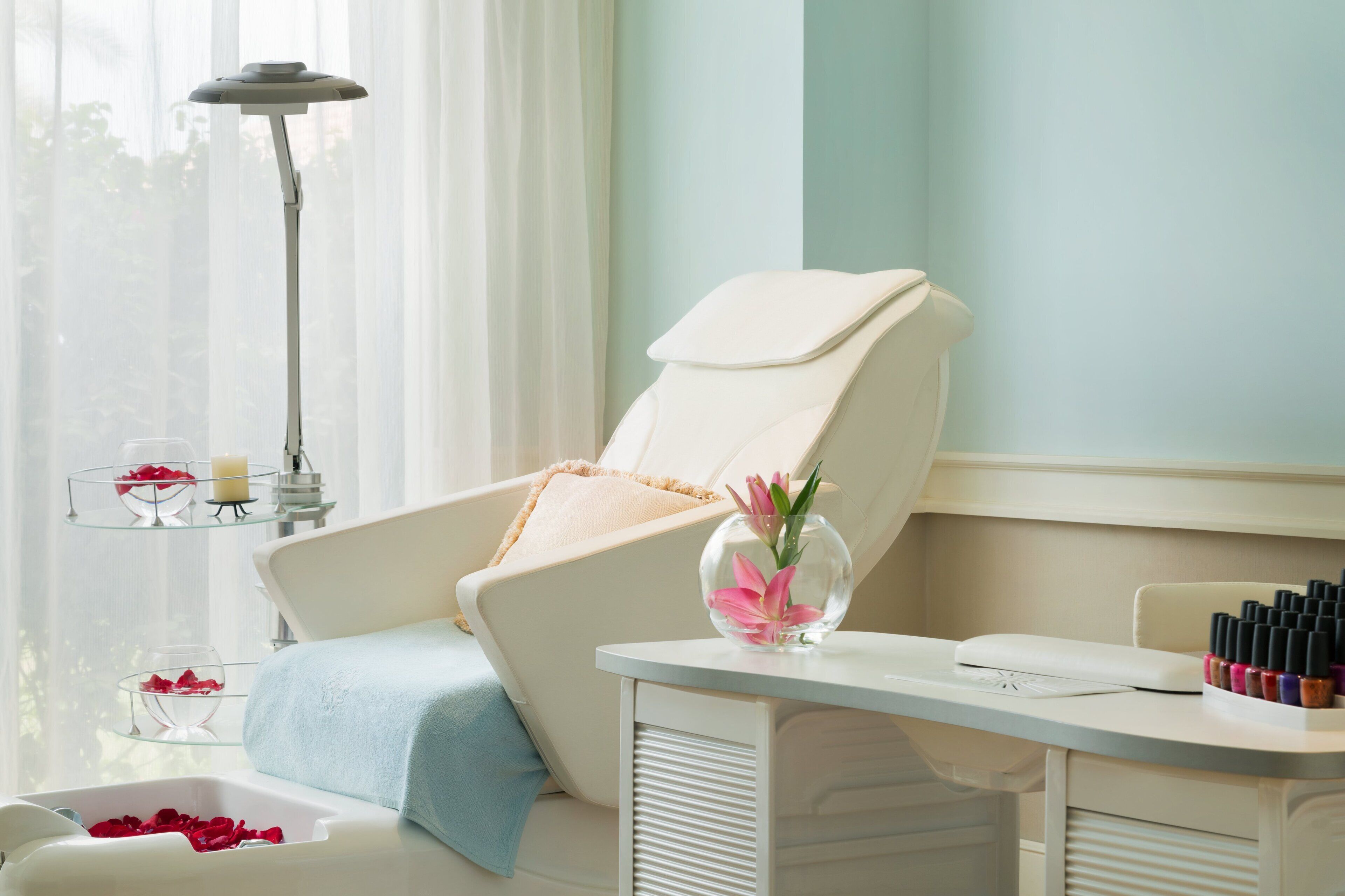 Sauna, steam room, Turkish bath, body treatments, hot stone massages
