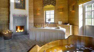 Sauna, hot tub, steam room, Turkish bath/hammam, body treatments