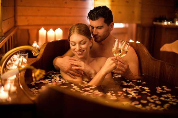Sauna, Whirlpool, Dampfbad, Türkisches Bad/Hamam, Körperbehandlungen