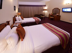 1 Schlafzimmer, Zimmersafe, individuell dekoriert