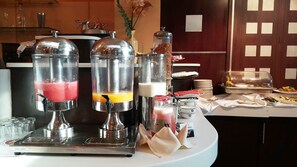 Päivittäinen buffetaamiainen maksusta