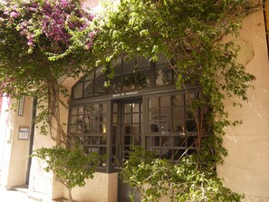 Property entrance - Hôtel du Portalet (Hyères)